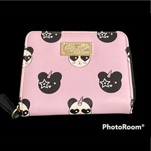 NWOT•Betsey Johnson Pink UniBear print zip wallet